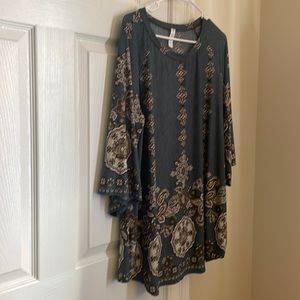 2X top with bell sleeves